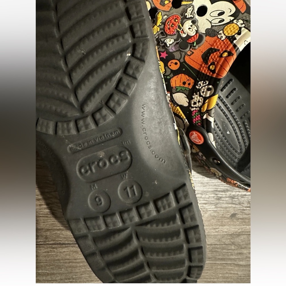 Disney Parks MICKEY & MINNIE Halloween ADULT CROCS M9/W11 men’s Halloween 2022 - Picture 9 of 11